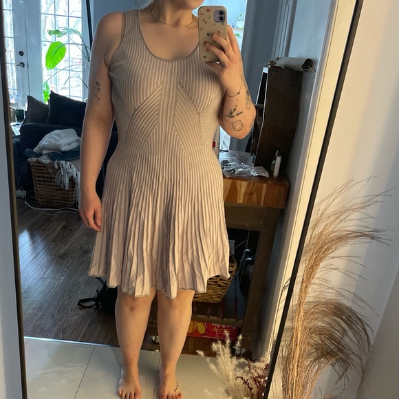 Accordion Style Flare Dress - Picture 7 of 8